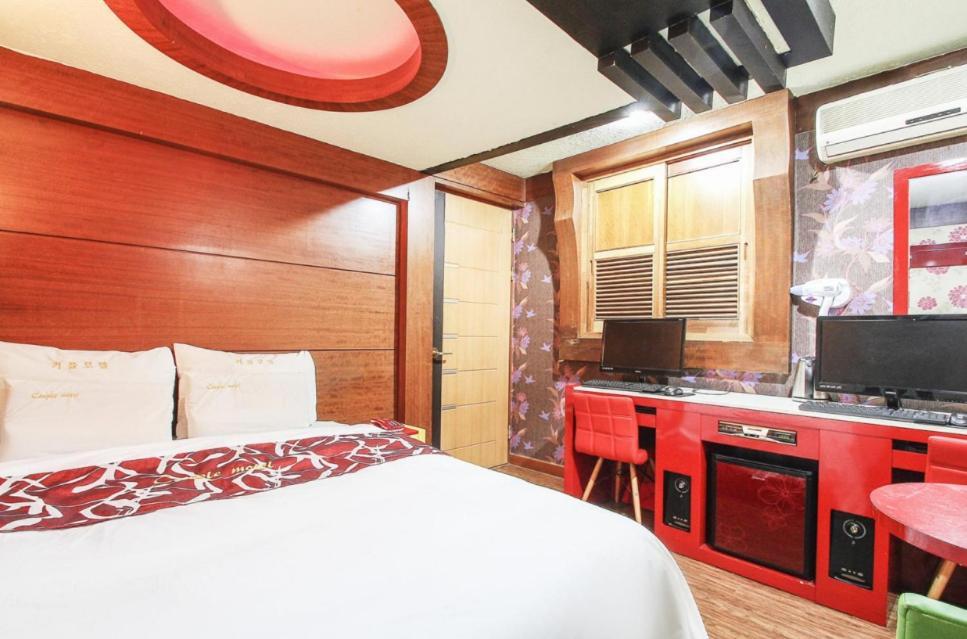 Couple Motel Seoul Exterior photo